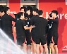[포토] 황희찬 '친구들 조금만 기다려'