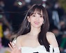 [bnt포토] 천우희 '해사한 손인사'
