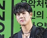 몬스타엑스 주헌, 귀엽게 브이~[포토엔HD]