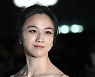 '깜짝 눈물' 탕웨이, 한국어+영어+중국어 수상소상까지 '마침내 청룡' [Oh!쎈 레터]