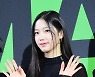 [T포토] 카즈하 '청순 모먼트'