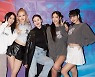 셀레나 고메즈와 블랙핑크가 만났을 때.. 5인조 걸그룹 같아[리포트:컷]
