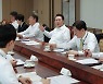 尹, 화물연대 파업 “불법 통해 얻을 건 없다”…29일 업무개시명령 발동 계획