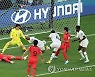 [월드컵] 첫 실점 때 상대 팔에 공 맞았지만…고의성 없어 득점 인정