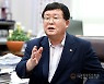 설훈 “이재명, 결백 선언하고 당대표 내려놓는 것도 한 방법”