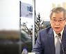 "월북 판단 주도" 서훈에 구속영장 청구…전면 부인