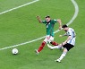폴란드 꺾어야 하는 아르헨···메시 발에 걸린 16강 티켓 [2022 카타르]