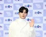 [포토] 지성환 '멋진 손인사'
