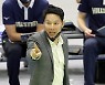 [포토]선수들 독려하는 강성형 감독