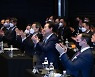 尹, 과학기술계와 연일 스킨십…원로들 "나눠먹기식 R&D 문제"