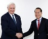 권영세, 美 CSIS 소장 만나 北 비핵화 로드랩 '담대한 구상' 지지 당부