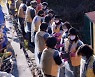 [포토] 취약층에 보내는 ‘사랑의 연탄’