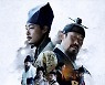 류준열X유해진 '올빼미', 100만 돌파…신작 개봉에도 예매율 1위[박스S]