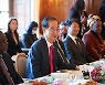 한총리, 자원부국 모잠비크 도착…협력 모색·엑스포 유치전