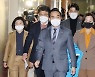 [fn사설] 예산안 처리와 장관 해임안 중 뭐가 더 중한가