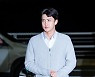 엑소 세훈,'어둠 밝히는 워킹' [사진]