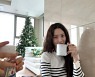 '재미교포♥' 수현, 3살 딸 육아맘의 티타임 '우아+세련'