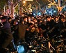 '백지시위'에 화들짝…방역 푸는 중국, 증시 전략은