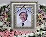 윤세아, 故 염동헌 애도 "'시티홀' 고부실 시장님, 배우님 편히 잠드소서"