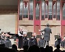 체르니우치 챔버 콘서트, 남성 단원은 없었다