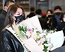 ‘미스어스’ 최미나수, 행복한 대형 꽃다발 [포토엔HD]