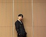 “이찬원 맞아?” 블랙 수트로 여심 저격… 잘생겼또♥