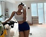문가비 6개월 만에 근황.. 하체 비만 지적 댓글에 "칭찬 감사합니다" [인스타]