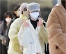 [MD포토] 아이브 가을 '팬에게 양손 인사'