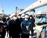[인천24시] 인천항 화물 반출입량 감소…유정복 시장, 현장 점검