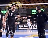최태웅 감독 ‘(문)성민 플레이 좋았어’ [포토]