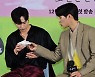 김영대-김우석, 눈 앞에서 펼쳐지는 브로맨스 [포토]