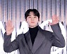 황민현, '반가워요' [사진]