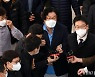 김성태 도피·증거인멸 도운 쌍방울 임직원 12명 재판행