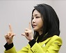 김 여사, 익숙한 듯 ‘수어’로 “안녕하세요”…장애인 행사 잇달아 참석