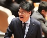 與, 나경원 향한 ‘러브콜’… 장제원 “함께 손잡자”·초선들 연일 방문 세례 (종합)