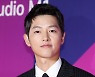 케이티♥가 반한 송중기, 2년간 92억 수익 추정?...“회당 출연료 3억+@”