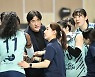 '호통 않겠다는 감독' 모마와 유서연의 반응은? '갸우뚱'