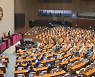 경제 대정부질문 '난방비' 공방…8일 이상민 탄핵안 표결 전망
