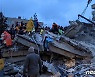 [속보]외교부 "튀르키예 연락두절됐던 한국인 1명 안전지역 이동중"