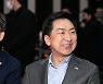 金, 나경원과 회동·'색깔론'...安 '단일화 주역' 맞불