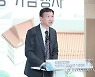 격려사 하는 윤성천 문화예술정책실장