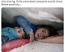 [동영상] 잔해 속 온몸으로 동생 지켜낸 7세 소녀, 17시간 만에 구조