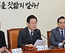 [한기호의 정치박박] "잘하기 경쟁"도 헛말… 반일 의존증 야당, 고삐 놓친 여권