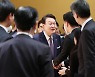 [사설] 尹정부 '투트랙 외교' 실천, 일본의 담대한 화답 필요하다