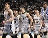 [JB화보] LG, 잠실에서 삼성에 77-76으로 승