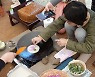 "진달래꽃 화전 만들어봤어요"