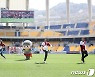 하윤수 부산교육감, 19일 프로축구 홈개막전 시축