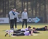 첫 훈련서 긍정과 소통 강조한 클린스만 "웃음 끊이지 않아야"