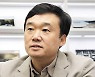 KT이사회 편향성이 발단… ‘정부 개입’ 비판도