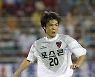 [프로축구 40년 베스트11 ⑧] 최고의 리베로 홍명보 "작은 체구 돌파구로 다른 선수와 차별화"